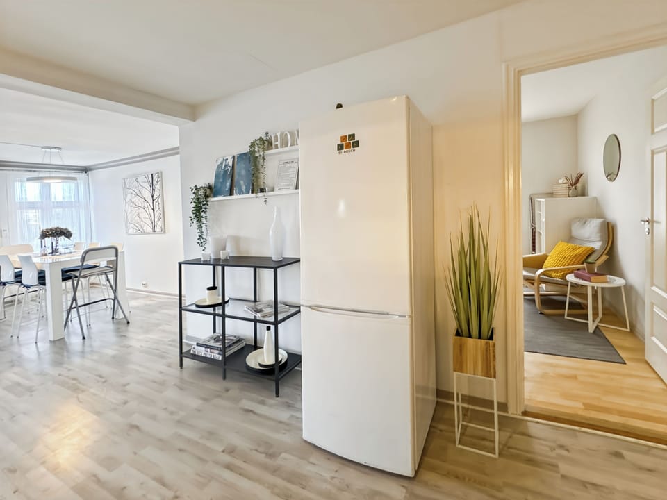 Apartment, 4 Bedrooms, Smoking, Balcony | Interior
