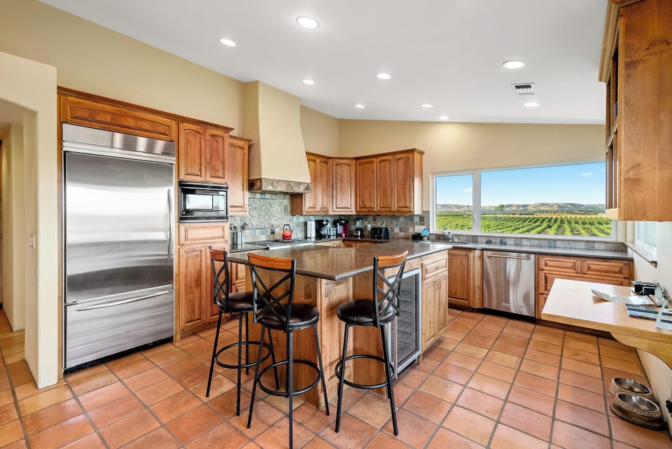 Proud to feature Stainless steel appliances in the kitchen