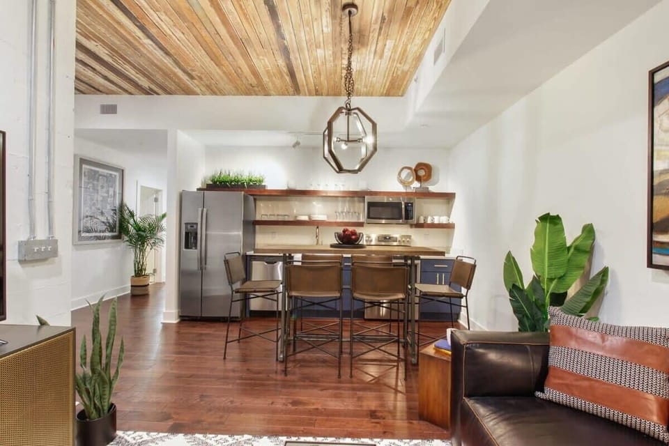 Open Concept Living Room | XL Flat Screen TV | Second Floor | Central Common Area
