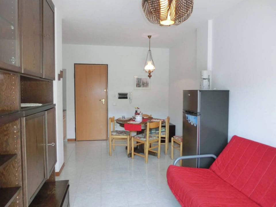 Apartment, 2 Bedrooms, Balcony, Garden View | Living room
