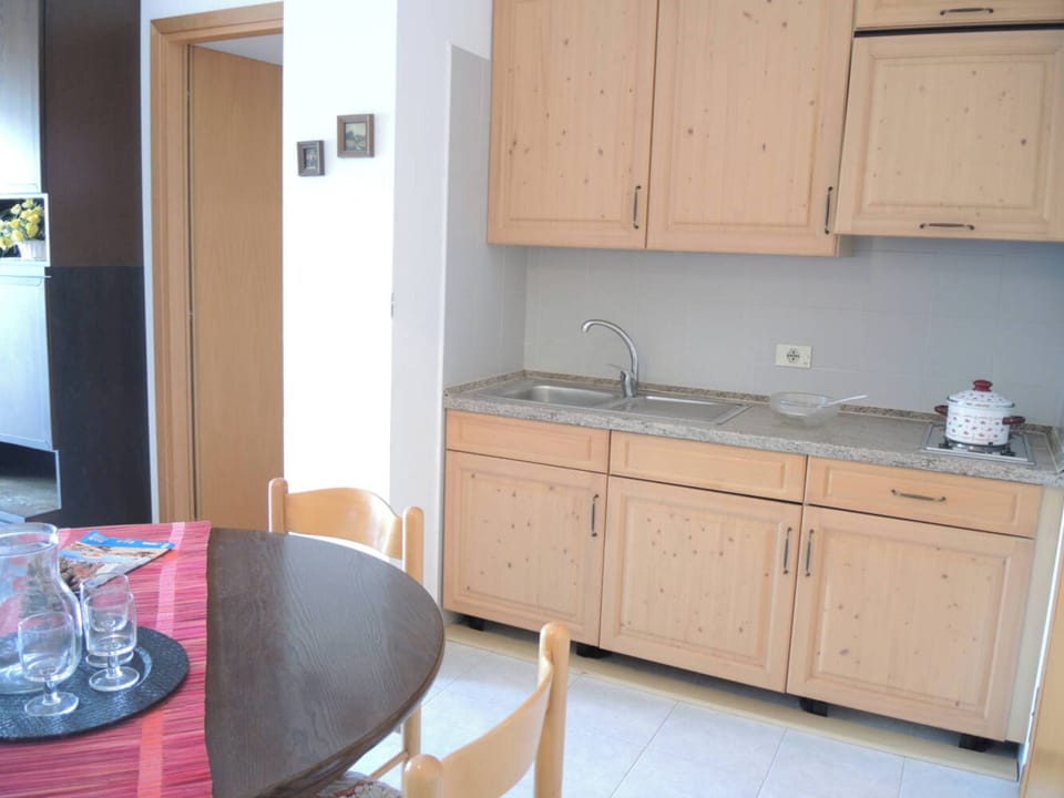 Apartment, 2 Bedrooms, Balcony, Garden View | Interior