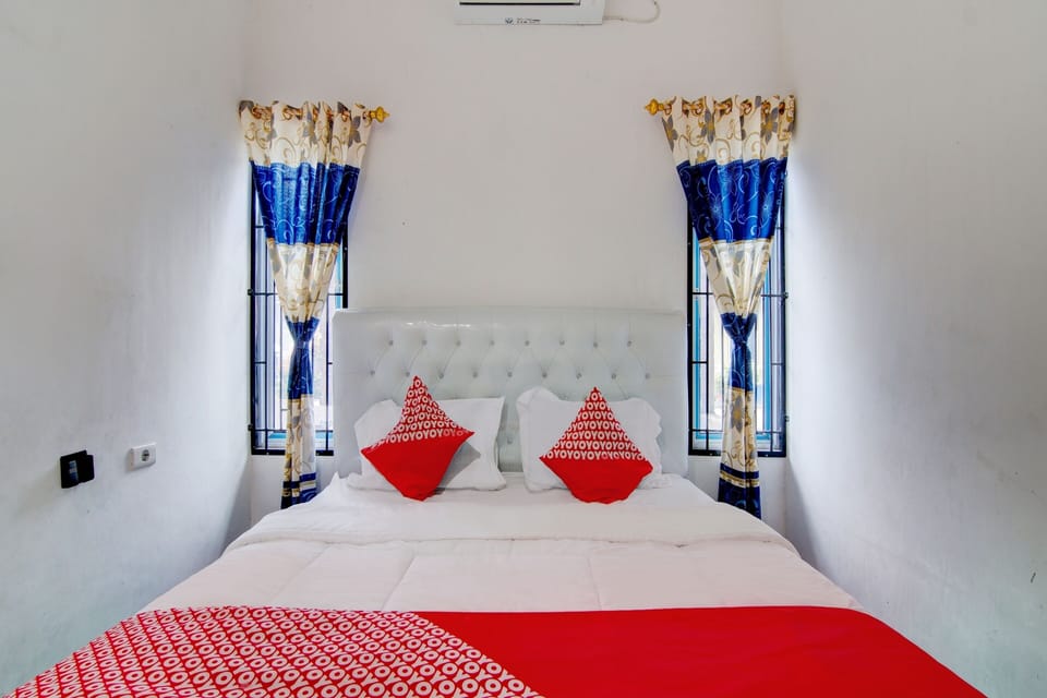 Standard Double Room | Laptop workspace, free WiFi, bed sheets