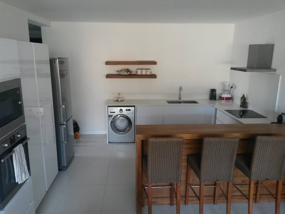 Apartment, 2 Bedrooms, Balcony, Mountain View | Private kitchen