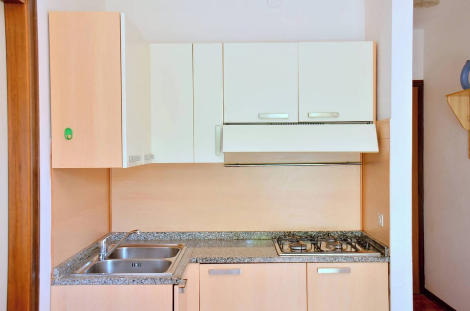 Apartment, 1 Bedroom, Balcony, City View | Interior