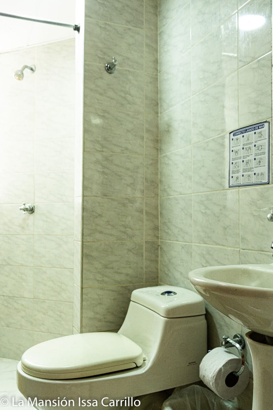 Apartment, 2 Bedrooms, Accessible, Smoking | Bathroom