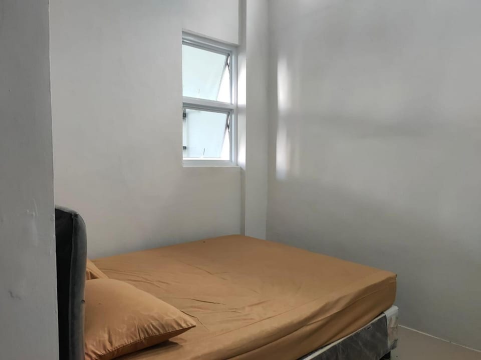 Basic Double Room | Laptop workspace, WiFi (free), bed sheets