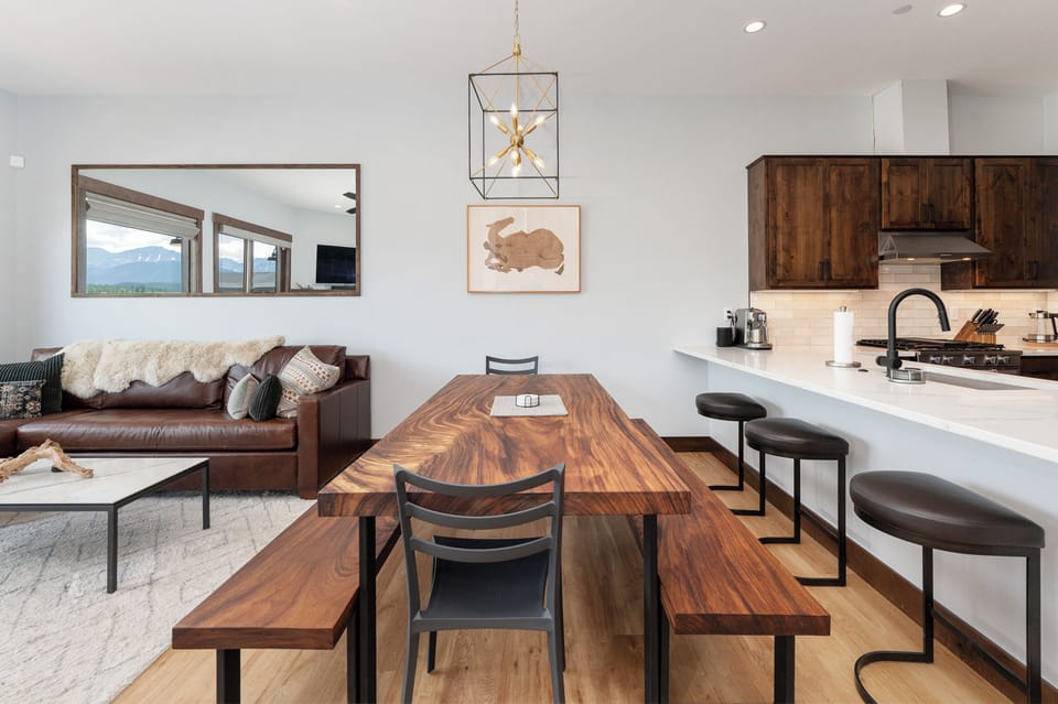 Dining Table for 8 ready for your adventure recaps over a nice meal