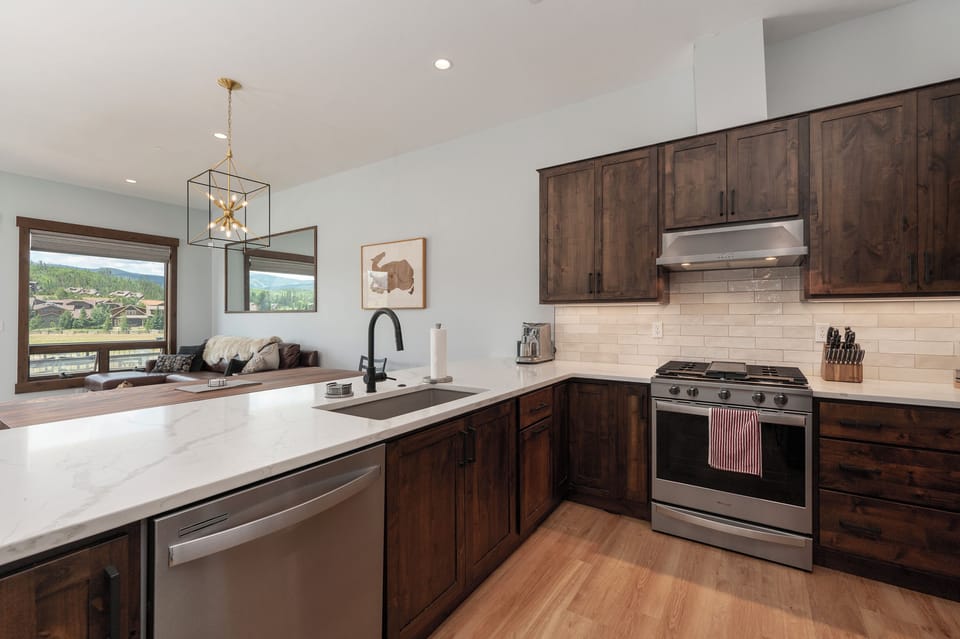 Fully Equipped Kitchen with all your basic needs