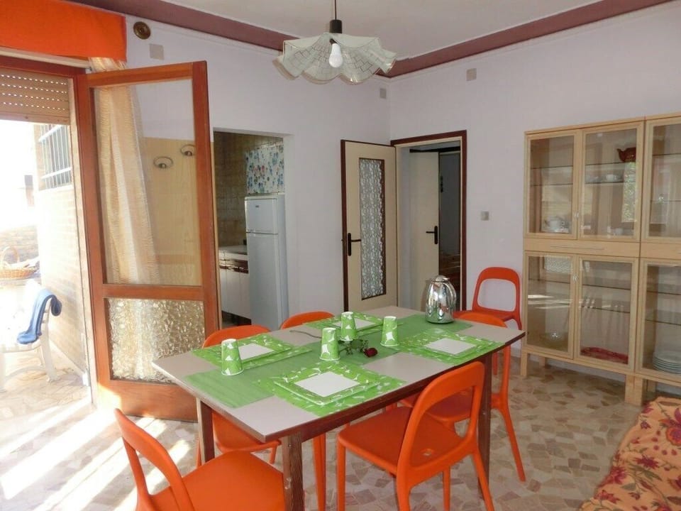 Apartment, 3 Bedrooms, Garden View | Interior