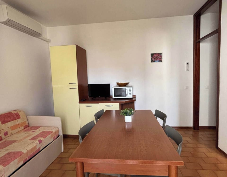 Apartment, 2 Bedrooms, Patio, Garden View | Interior
