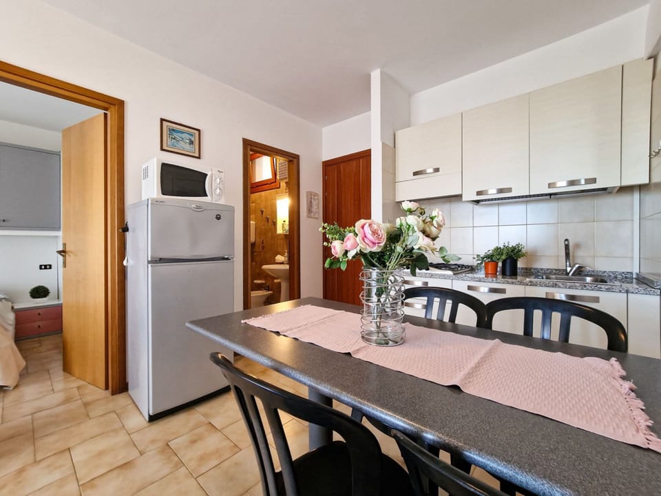 Apartment, 1 Bedroom, Balcony, Ocean View | Interior