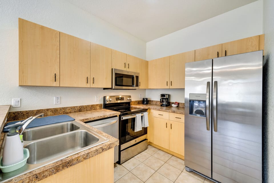 Kitchen | Cooking Basics | Coffee Maker | Paper Towels/Trash Bags Provided
