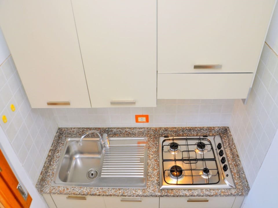 Apartment, 1 Bedroom, Balcony, Garden View | Interior