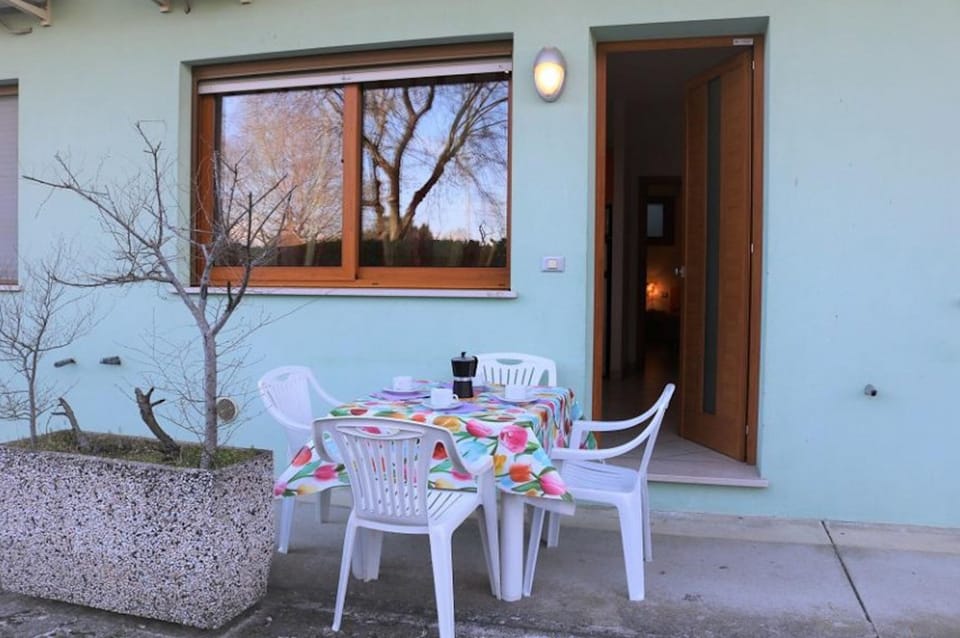 Apartment, 1 Bedroom, Balcony | Dining room
