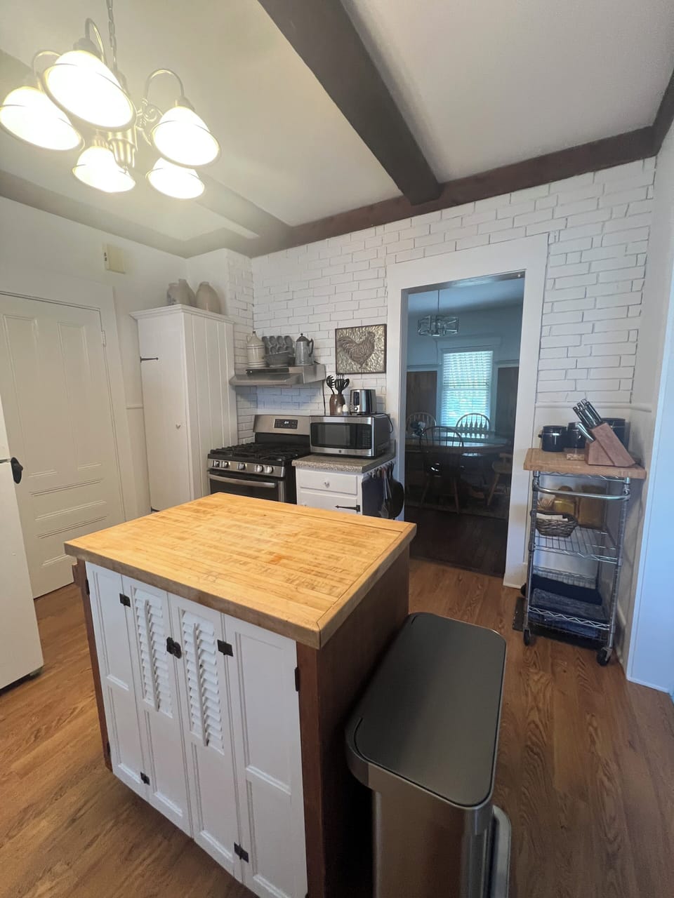 Kitchen to dining room
