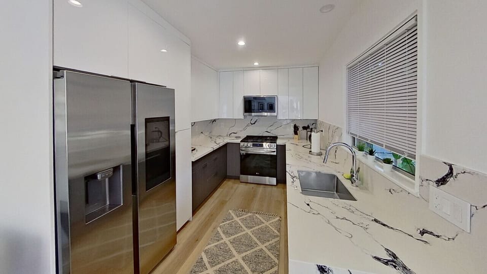 KITCHEN -- View 3D Virtual Tour of the Property Here: https://tinyurl.com/yhf97uzy