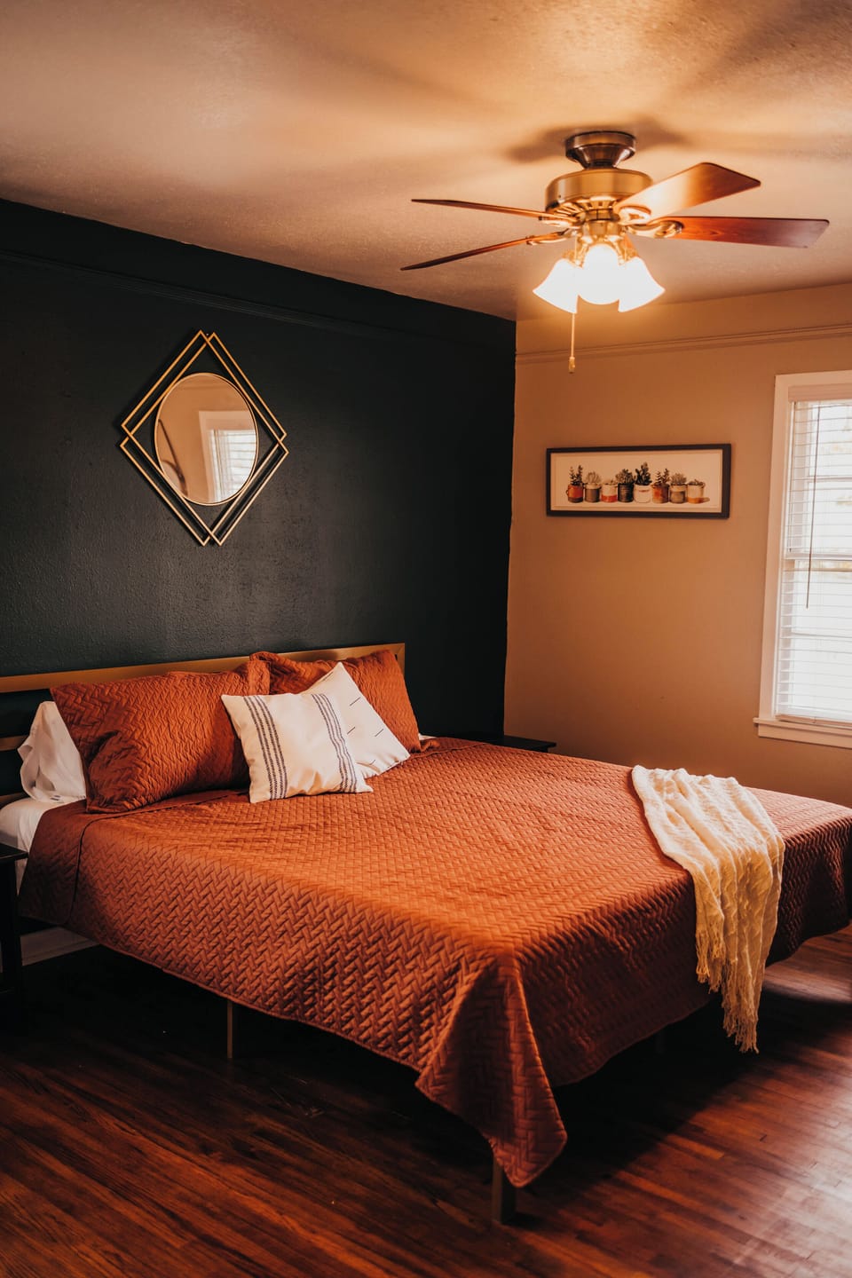 King bed- in large Primary Bedroom
