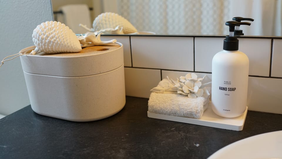 Bathroom amenities