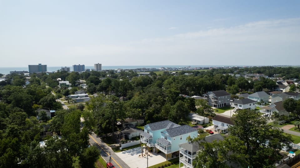 Quick Walk to the Beach!