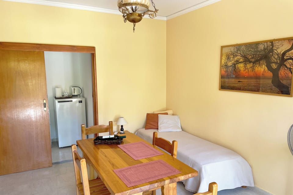 Apartment, 1 Bedroom, Smoking, Balcony | Dining