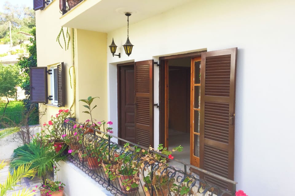 Apartment, 1 Bedroom, Smoking, Balcony | Property entrance