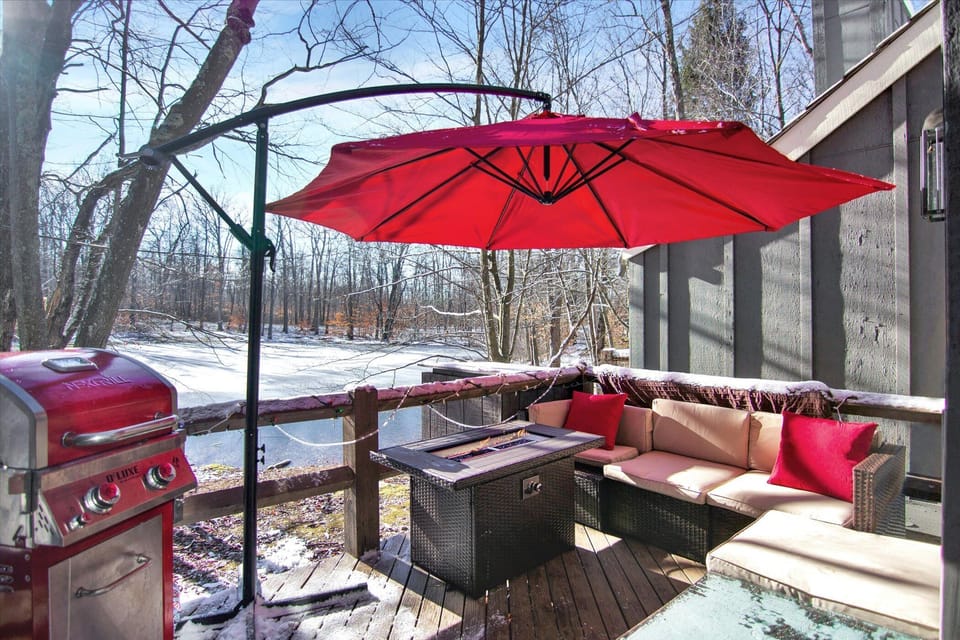 6-person seating group with cushions, and propane grill