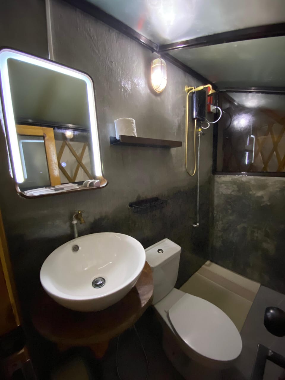 Nomad Yurts Lodge in Coron