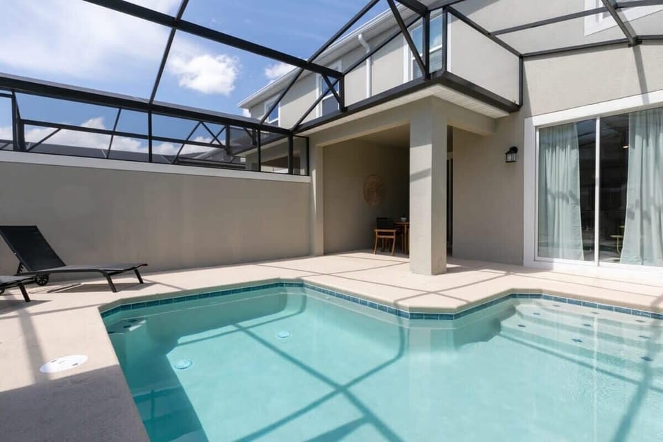 Private pool
