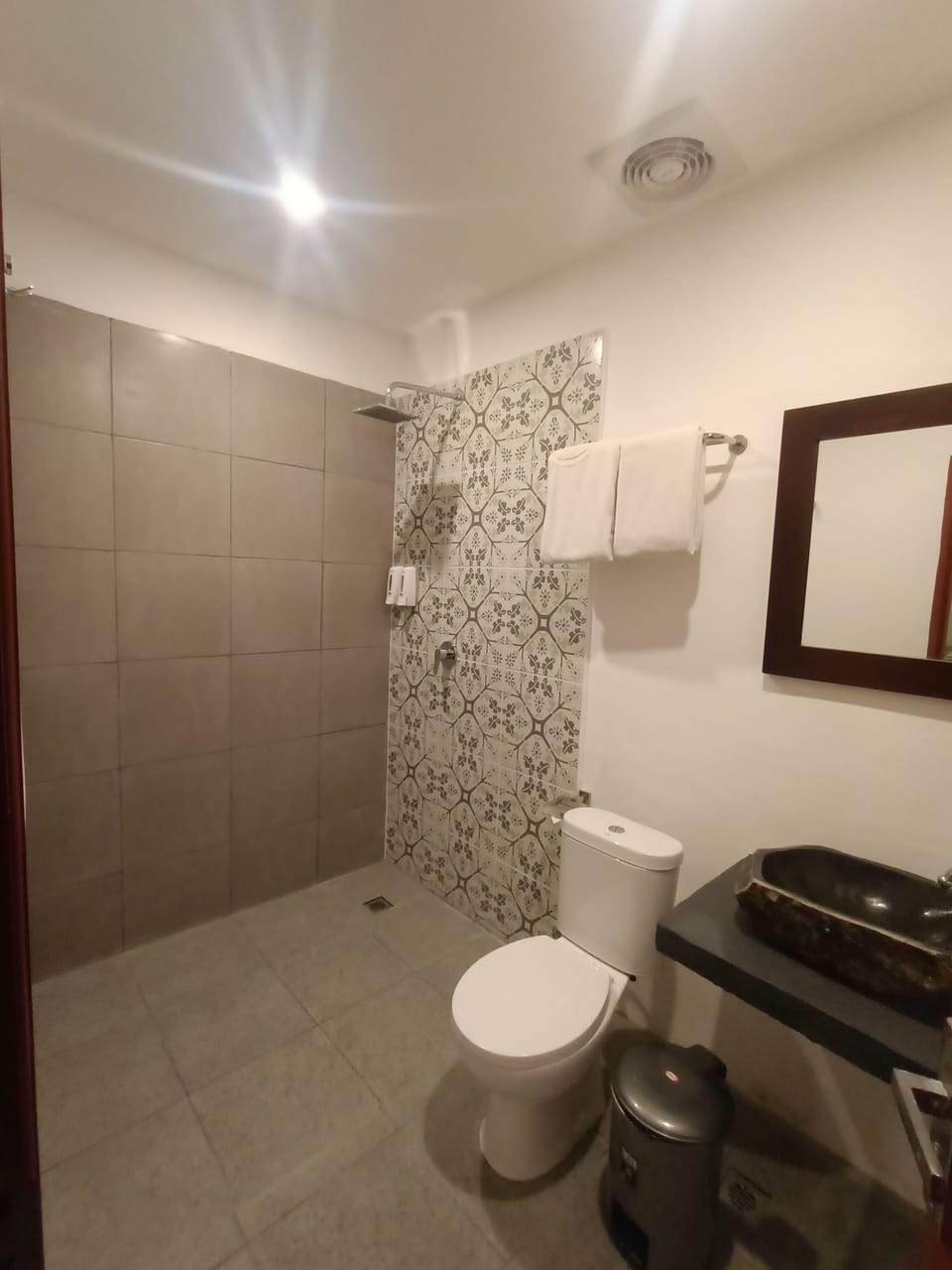 Family Room | Bathroom | Shower, rainfall showerhead, free toiletries, slippers