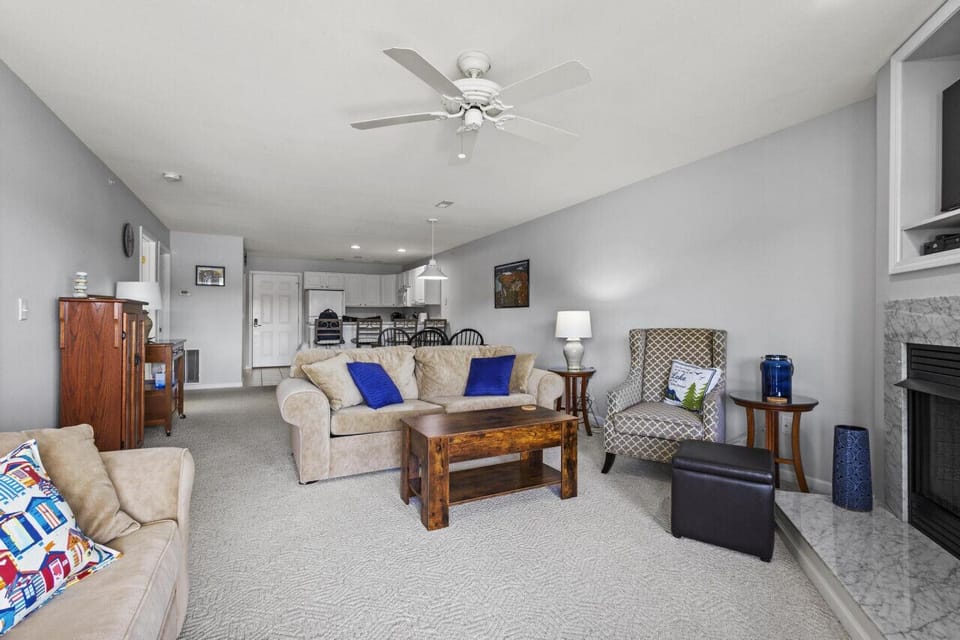 Open concept living/dining area