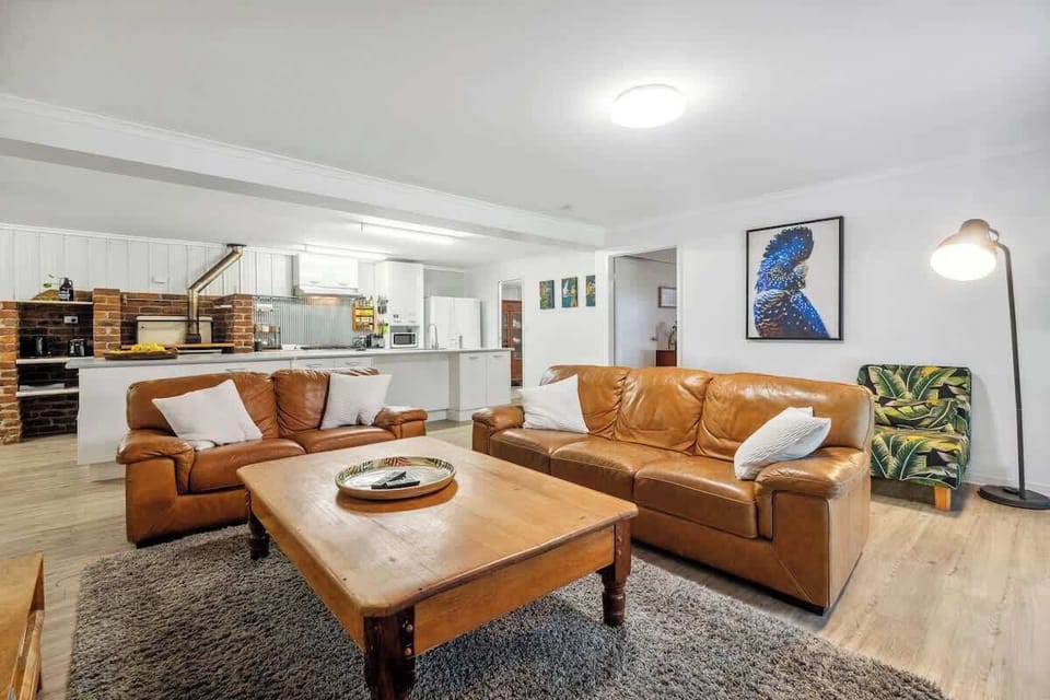 4 Winston, Cozy lounge