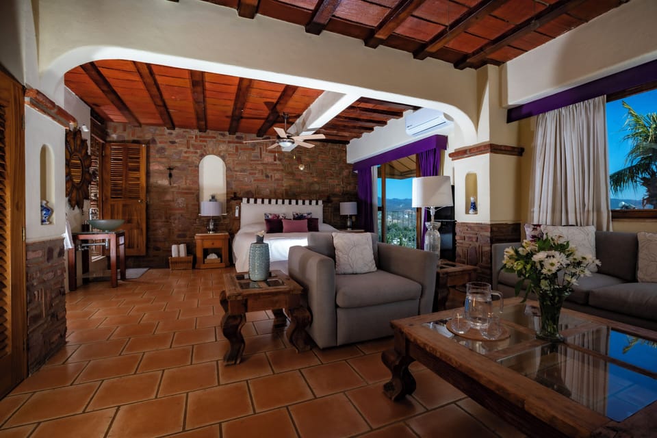 Junior Suite | Premium bedding, blackout drapes, iron/ironing board, free WiFi