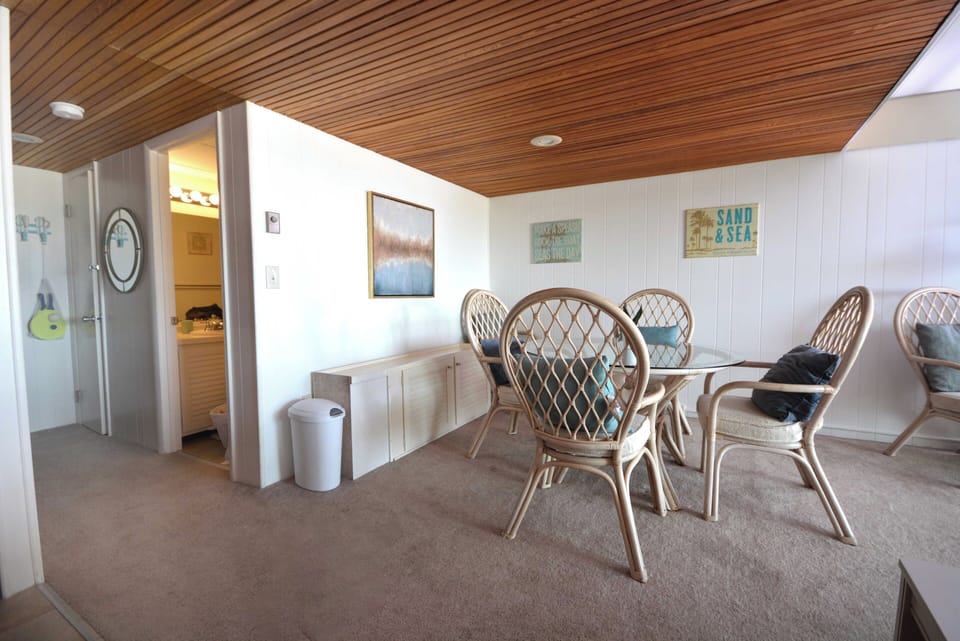 DINING-AREA