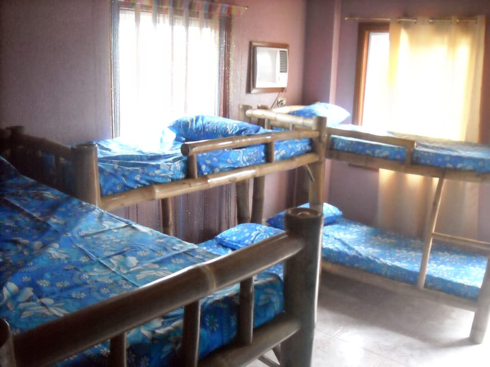 Room A - 1 bed in Mixed Dorm | In-room safe, desk, free WiFi
