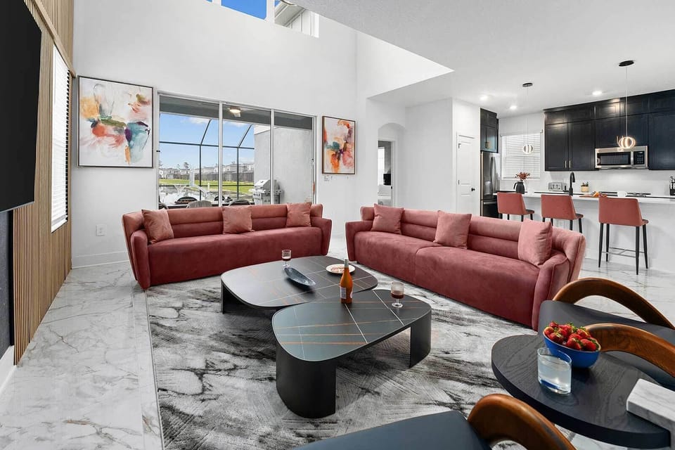 Living Room *Highlight*