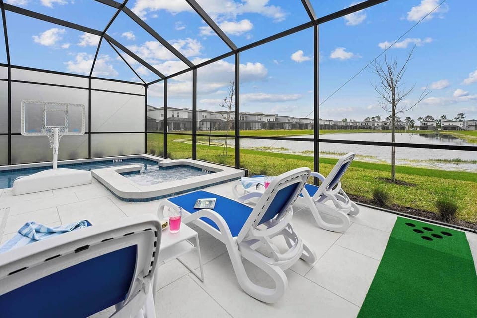 Private Pool & Patio