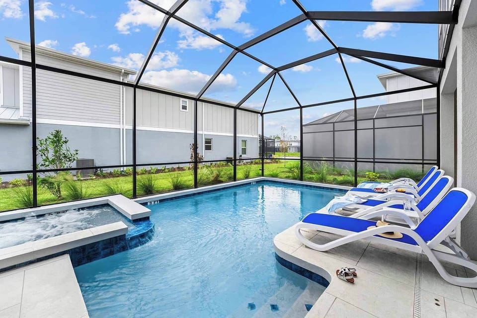 Private Pool & Patio *Highlight*
