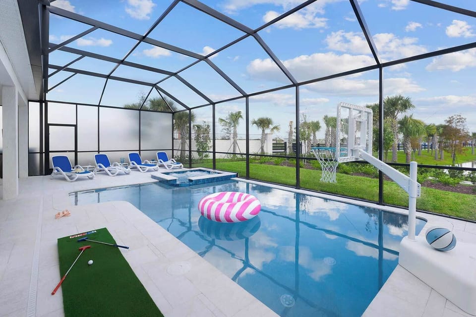 Private Pool & Patio