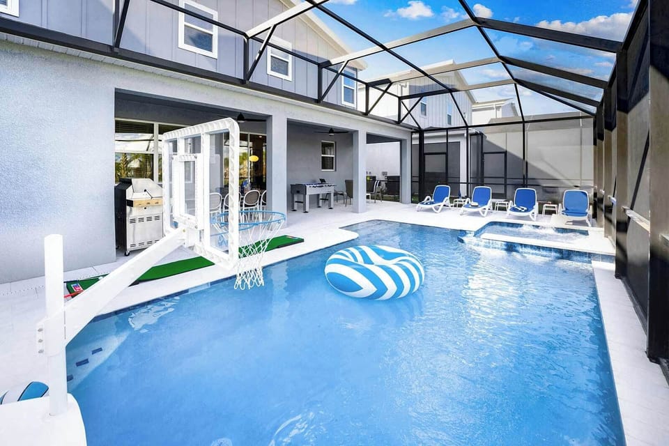 Private Pool & Patio