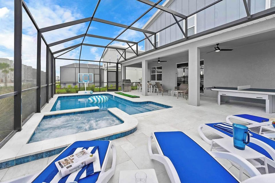 Private Pool & Patio
