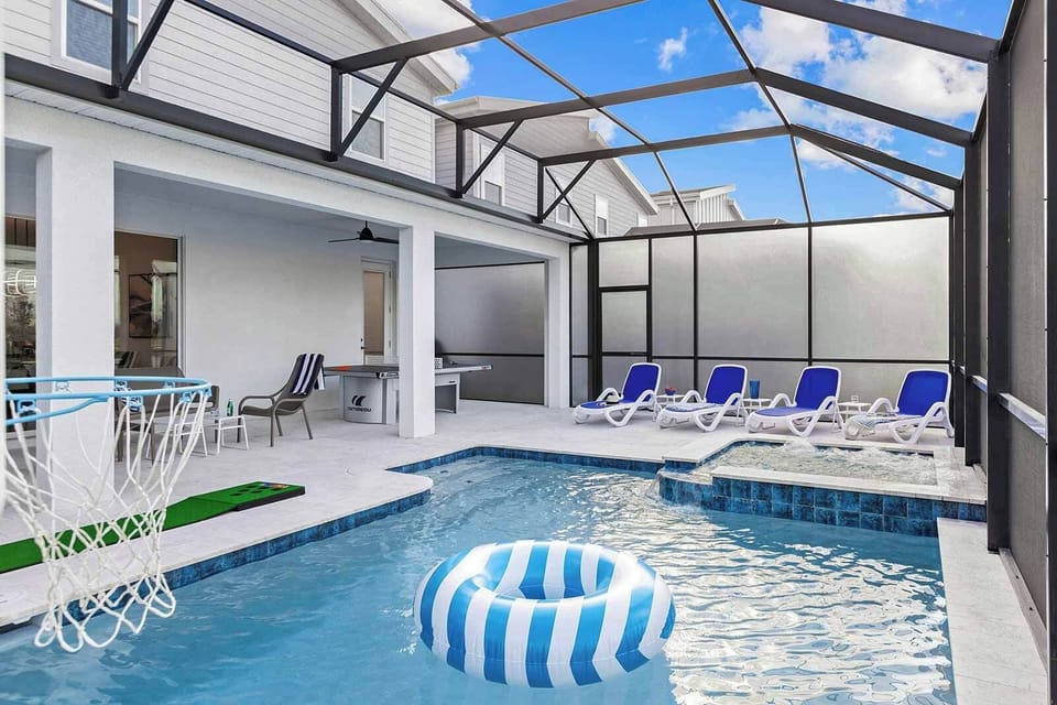Private Pool & Patio