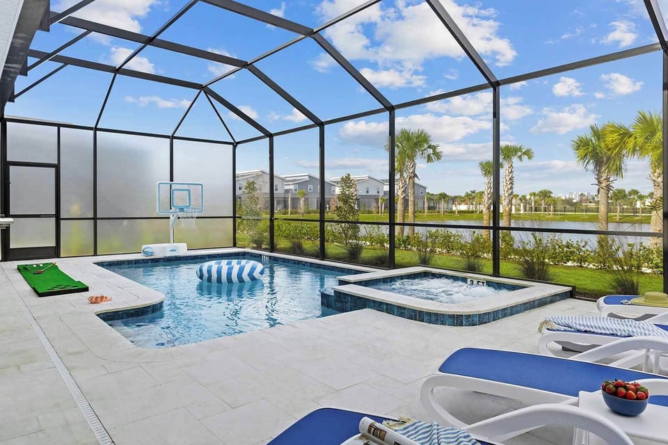 Private Pool & Patio *Highlight*