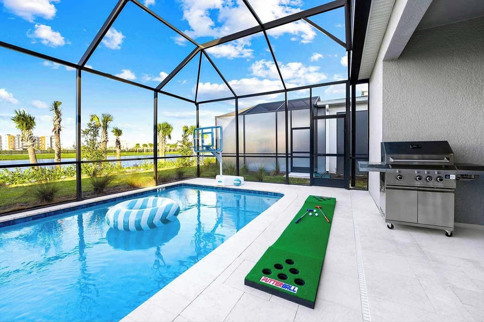 Private Pool & Patio