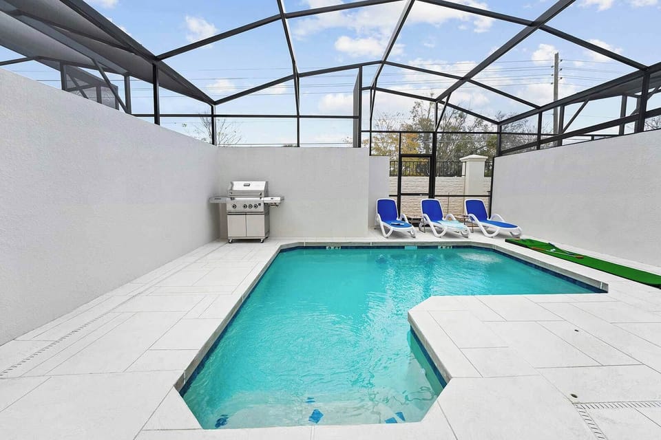 Private Pool & Patio