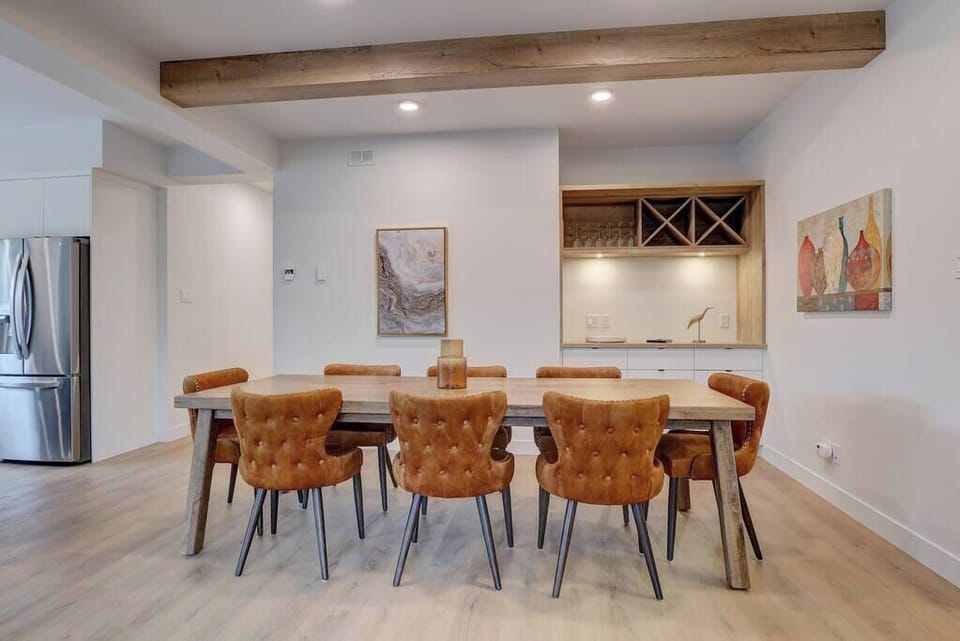 Dining table (2)