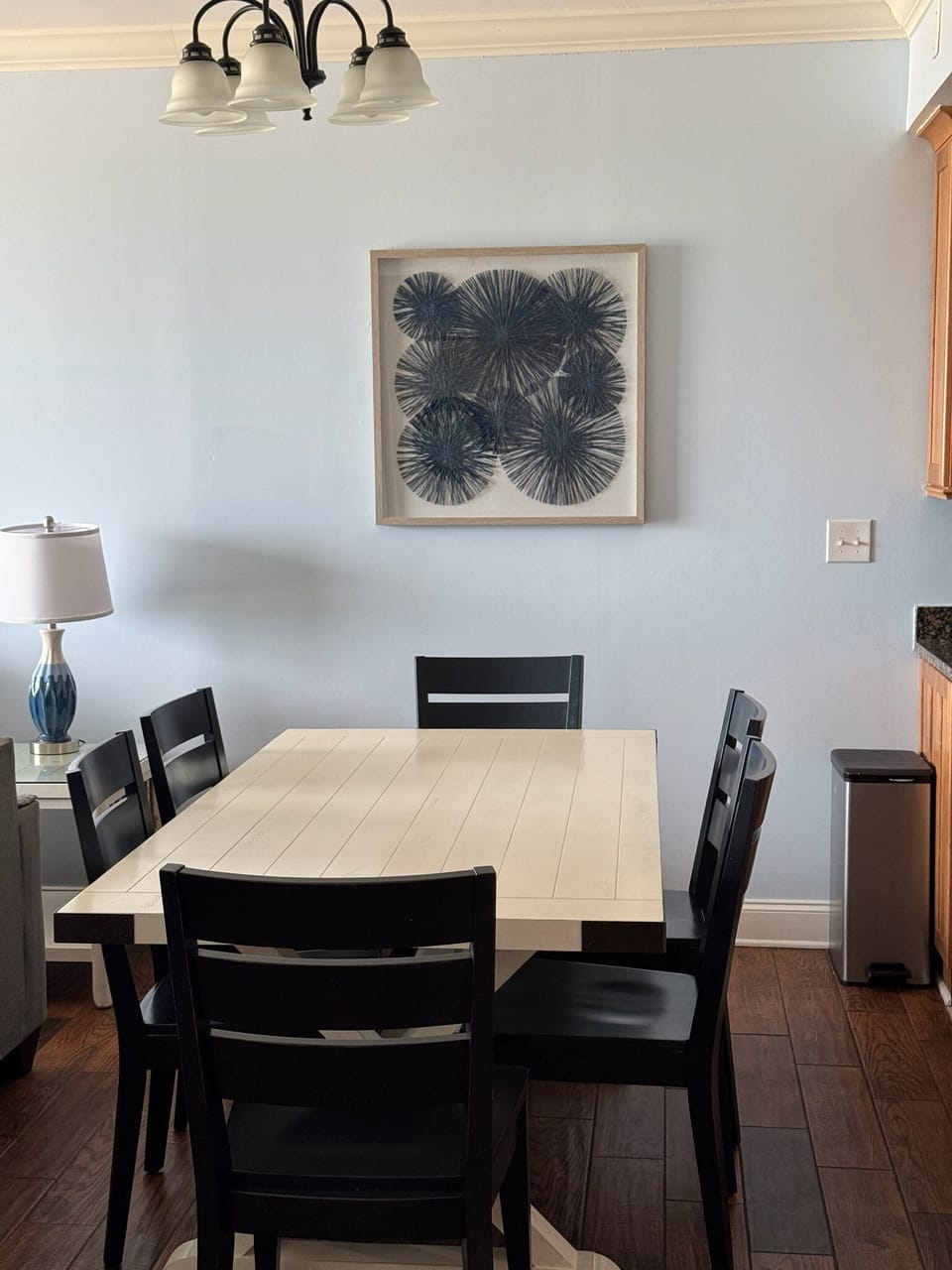 Seating for six with additional seating at counter