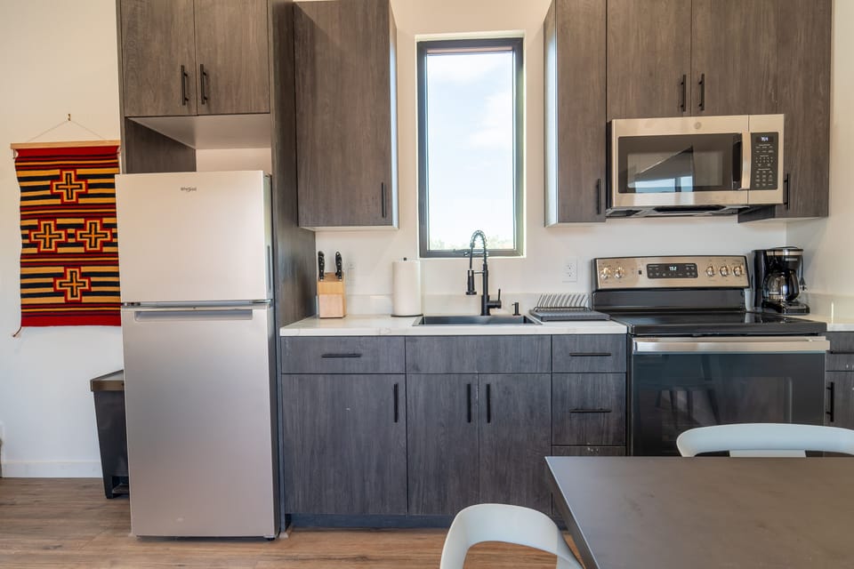 Comfort House | Private kitchen | Microwave, coffee/tea maker, paper towels