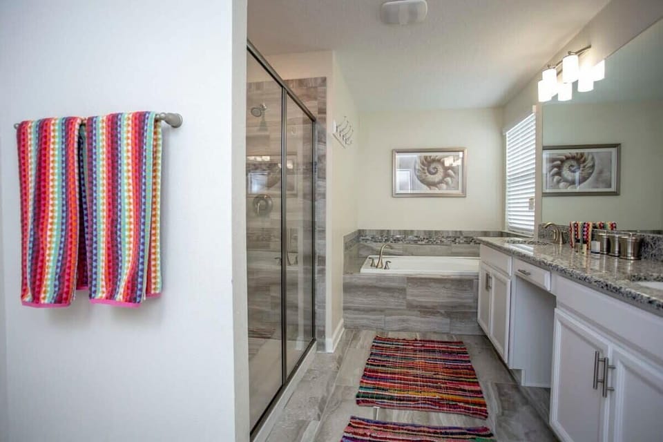 King master bathroom