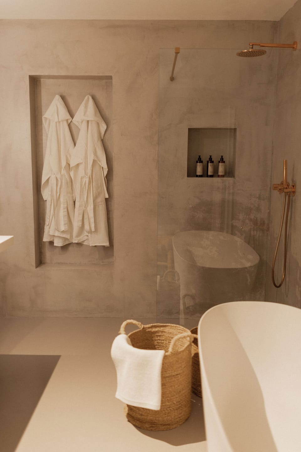 Superior Double Room | Bathroom | Eco-friendly toiletries, hair dryer, bathrobes, slippers