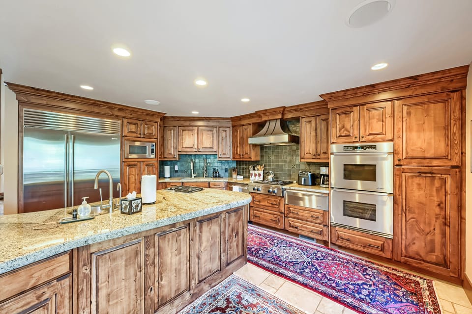 House, 4 Bedrooms | Private kitchen | Coffee/tea maker, fridge, oven, electric kettle